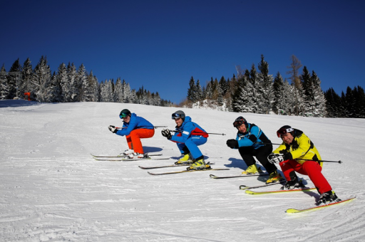 Mönichwalderhof, Skitage, Skiurlaub Steiermark, Skifahren Oststeiermark, Winterurlaub, Skiregion Joglland, Skispaß für Familien, Pauschale Skitage, Wintersport Steiermark, Hotel beim Skigebiet, Skifahren mit Komfort, Pistenspaß und Entspannung, Skigebiet Mönichwald, Skifahren und Wellness, Schnee genießen, Skiurlaub mit Halbpension, Skiferien Österreich, Wintererlebnis Oststeiermark