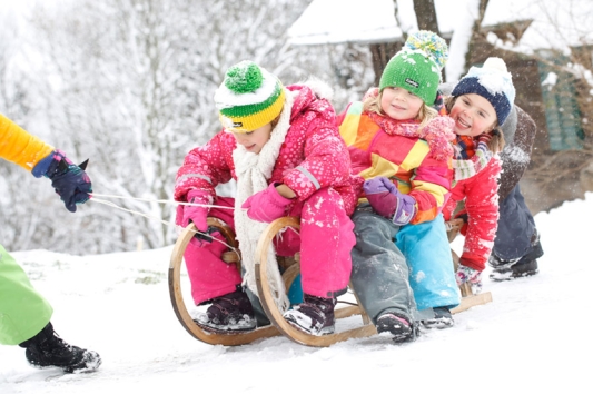 Wellnessangebote Mönichwalderhof, Urlaub Steiermark, Hotel mit Spa, Erholungsangebote Hotel, Aktivurlaub Steiermark, Romantische Wochenenden Steiermark, Wellnesshotel Österreich, Entspannungspakete Hotel, Familienurlaub Mönichwalderhof, Sommerangebote Hotel Steiermark