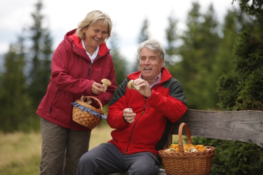 Wellnessangebote Mönichwalderhof, Urlaub Steiermark, Hotel mit Spa, Erholungsangebote Hotel, Aktivurlaub Steiermark, Romantische Wochenenden Steiermark, Wellnesshotel Österreich, Entspannungspakete Hotel, Familienurlaub Mönichwalderhof, Sommerangebote Hotel Steiermark