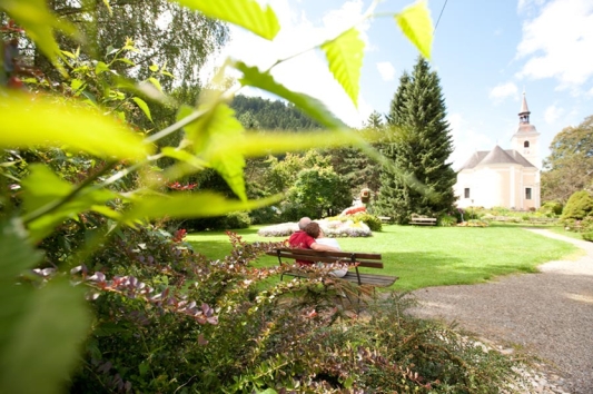 Wellnessangebote Mönichwalderhof, Urlaub Steiermark, Hotel mit Spa, Erholungsangebote Hotel, Aktivurlaub Steiermark, Romantische Wochenenden Steiermark, Wellnesshotel Österreich, Entspannungspakete Hotel, Familienurlaub Mönichwalderhof, Sommerangebote Hotel Steiermark
