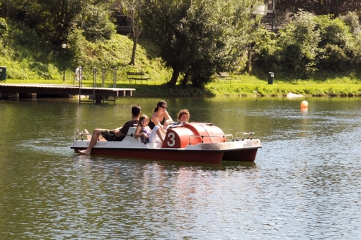 Mönichwalderhof, Familientage, Familienurlaub, Urlaub mit Kindern, Pauschale für Familien, Oststeiermark mit Familie, kinderfreundliches Hotel, Naturerlebnis für Familien, Urlaub im Joglland, Familienzeit genießen, Hotel mit Familienangebot, Aktivitäten für Kinder, Urlaub auf dem Land, Familienpauschale Steiermark, Erlebnisurlaub, Erholung für Groß und Klein, Familienferien, Urlaub mit Herz, Familienhotel Oststeiermark
