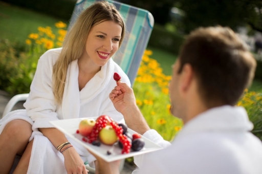 Mönichwalderhof, Sommersonne, Sommerurlaub, Pauschalangebot, Oststeiermark, Natururlaub, Wellness, Wandern, Aktivurlaub, Sonne tanken, Hotel mit Pool, Sommergenuss, Urlaub in der Steiermark, Familienurlaub, Erholungsurlaub, Sommer in den Bergen, Sonnenurlaub, Sommerfrische, Urlaubspauschale, Hotel mit Halbpension
