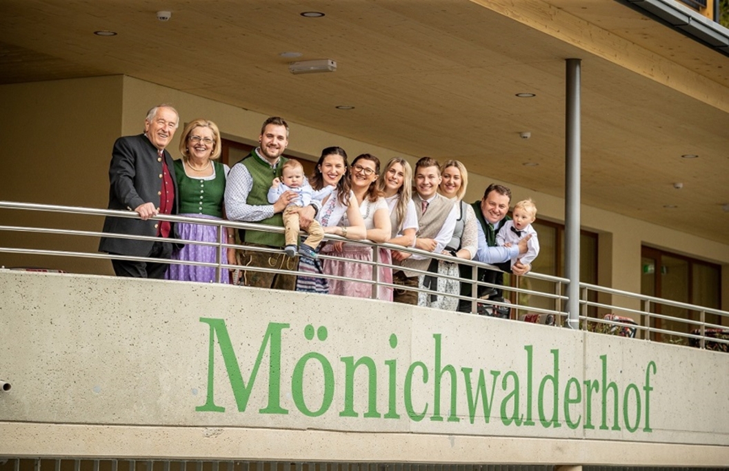 Familie Radits, Familie Konrath, Gastgeberfamilie, Mönichwalderhof, Oststeiermark, Hotel mit Herz, Familienbetrieb, gelebte Gastfreundschaft, Urlaub bei Freunden, steirische Herzlichkeit, Familienhotel, Urlaub mit Persönlichkeit, Hoteltradition, Wohlfühlen, Hotel Oststeiermark