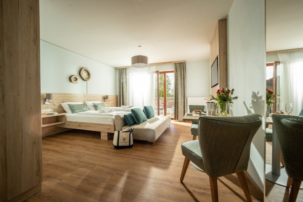 Hotel, Mönichwalderhof, hundefreundlich, Hotel mit Wellness, Familiengeführte Hotels, Doppelzimer, Große domeplzimmer, großes BAdezimmer, barierefreie Zimmer, Zimmer mit Balkon