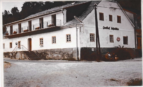 Mönichwalderhof, Hotelgeschichte, Familiengeschichte, Tradition, Oststeiermark, Familienbetrieb, Hotel mit Geschichte, steirisches Traditionshotel, Generationenbetrieb, Hotelentwicklung, Gastfreundschaft seit Jahrzehnten, Ursprung, Gastgeberfamilie, Hotellerie Steiermark, Zeitreise, Geschichte erleben, regional verwurzelt, nachhaltige Entwicklung, Hotelchronik
