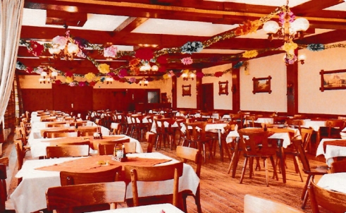 Mönichwalderhof, Hotelgeschichte, Familiengeschichte, Tradition, Oststeiermark, Familienbetrieb, Hotel mit Geschichte, steirisches Traditionshotel, Generationenbetrieb, Hotelentwicklung, Gastfreundschaft seit Jahrzehnten, Ursprung, Gastgeberfamilie, Hotellerie Steiermark, Zeitreise, Geschichte erleben, regional verwurzelt, nachhaltige Entwicklung, Hotelchronik