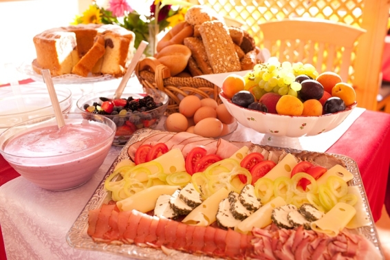 Mönichwalderhof, Ferientag, Urlaub, Oststeiermark, Entspannung, Genussmomente, Hotel mit Hallenbad, Familienhotel, Aktivurlaub, Natur genießen, steirische Gastfreundschaft, Urlaub mit Kindern, Urlaub mit Hund, Ferienhotel, Tagesablauf Urlaub, Wohlfühlurlaub, Hotelalltag, Urlaub erleben, Hotel Steiermark, familiäre Atmosphäre